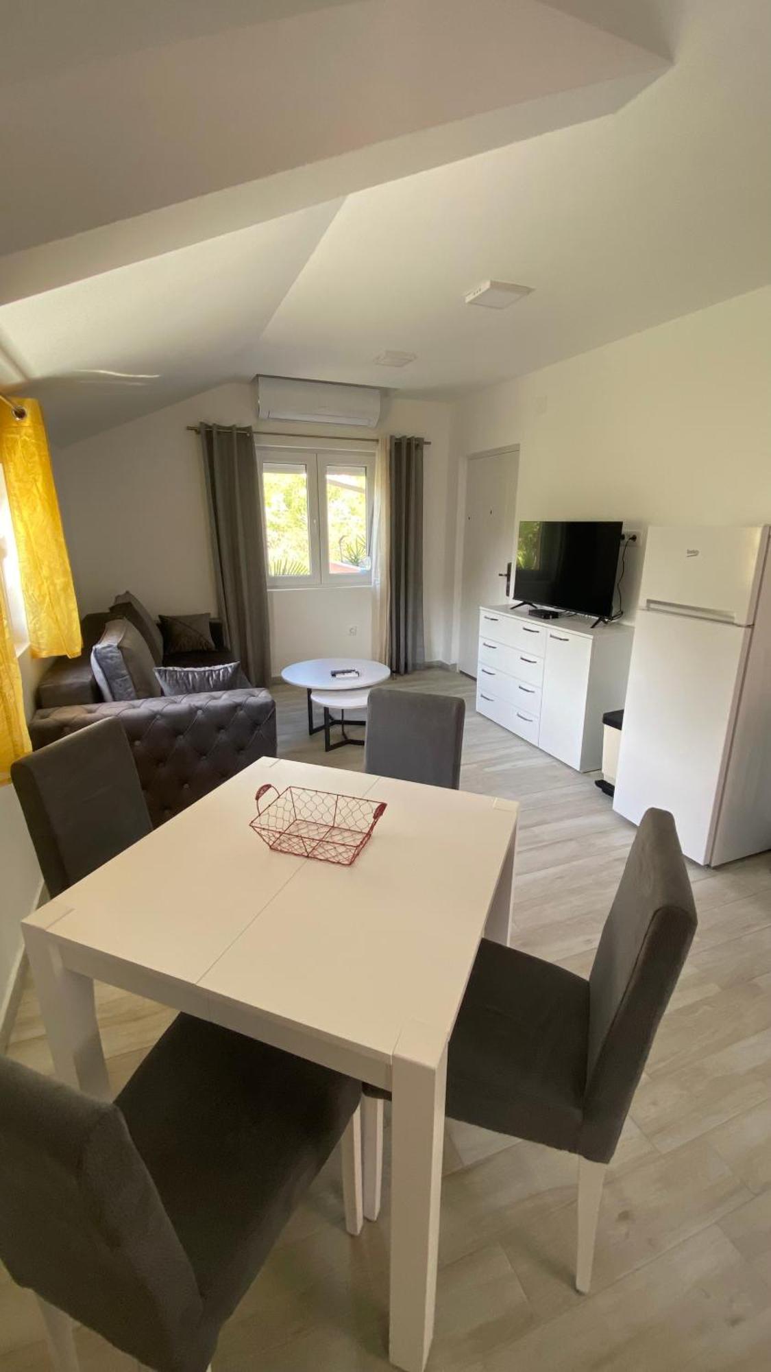 Apartments Two Olives Kotor Exterior photo